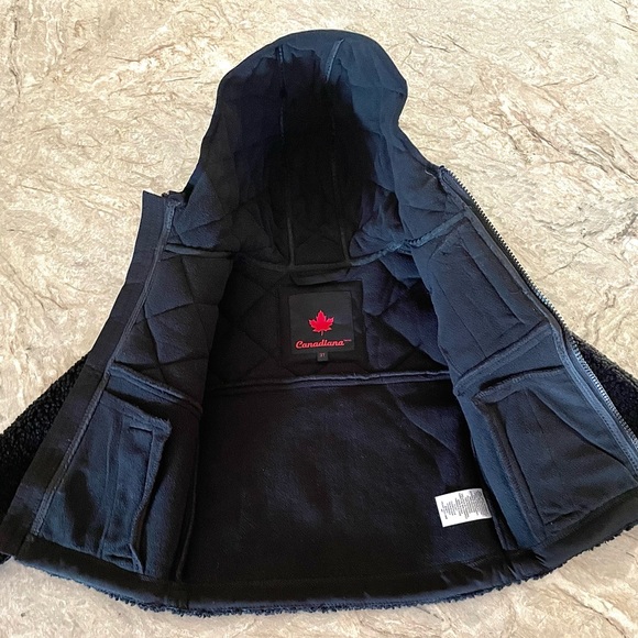 Toddlers size 3 jacket & mitts - Picture 3 of 8